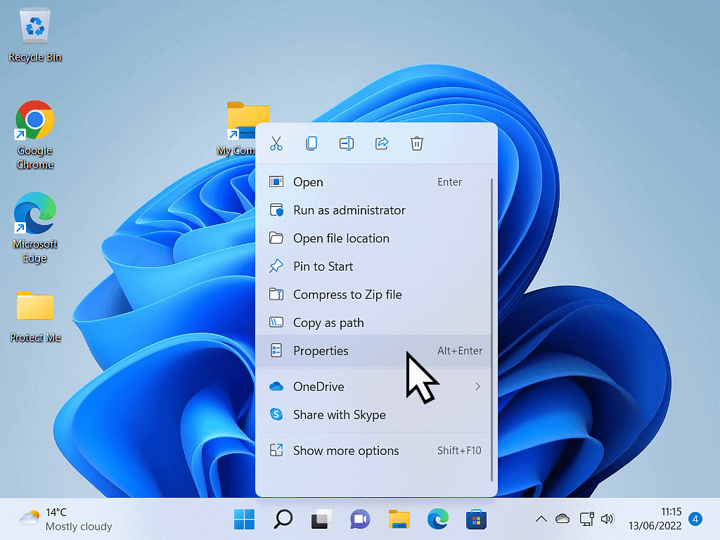 Properties highlighted on Windows 11 options menu.