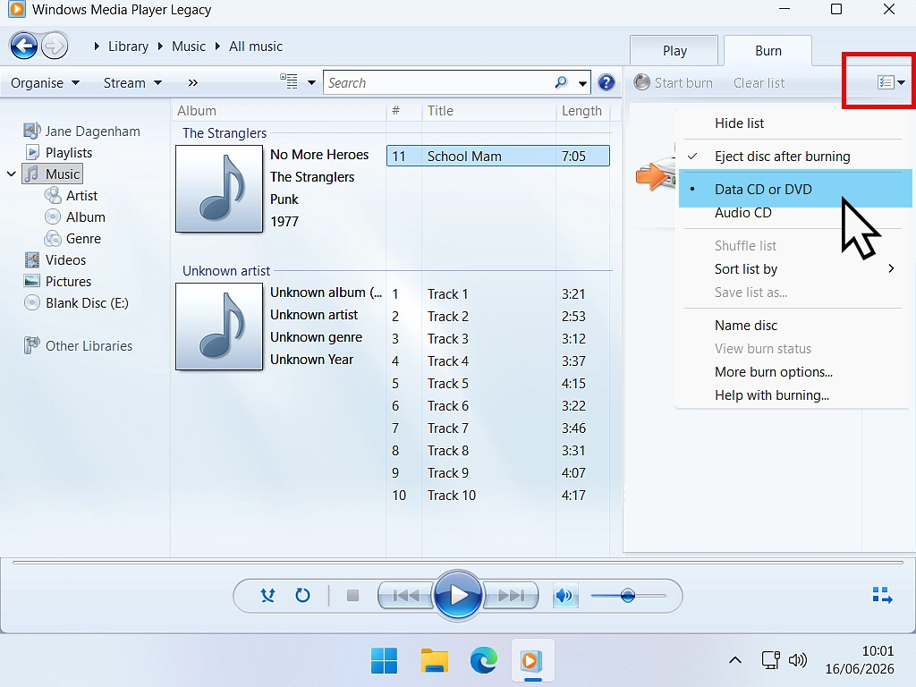 Select data CD DVD Burn options menu in Windows Media Player legacy. Data CD or DVD is selected.