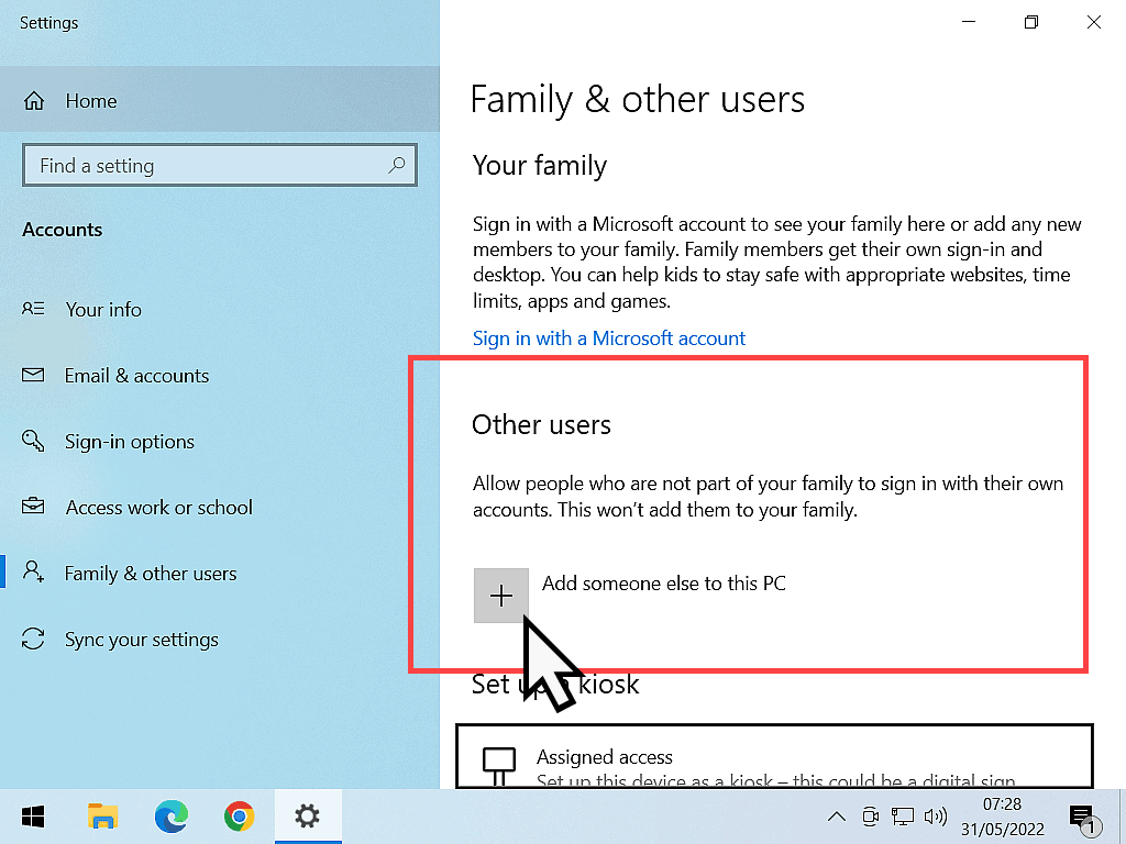 Add someone else to this PC is indicated in Windows 10.