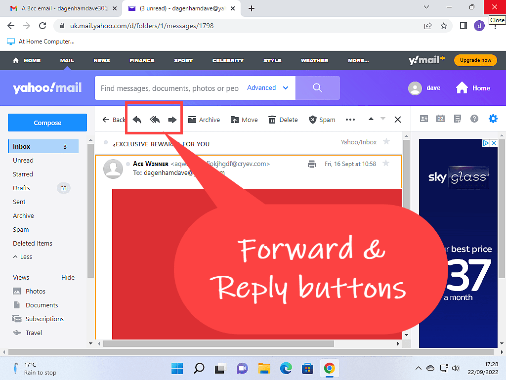 Forward and Reply buttons highlighted in Yahoo mail. The buttons aren't labelled.