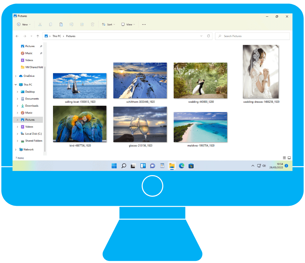 Pictures folder open showing different images.