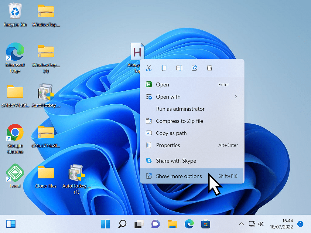 Show more options is highlighted on Windows 11 context menu.