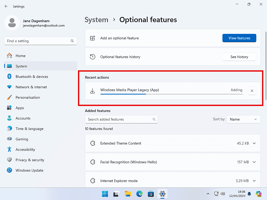 Media Player installation progress indicator in Windows 11.