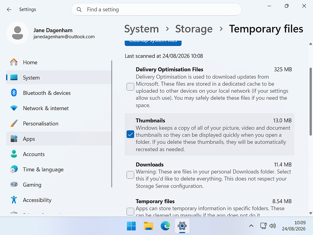 Clearing the Windows thumbnail cache from Temporary files in Settings.