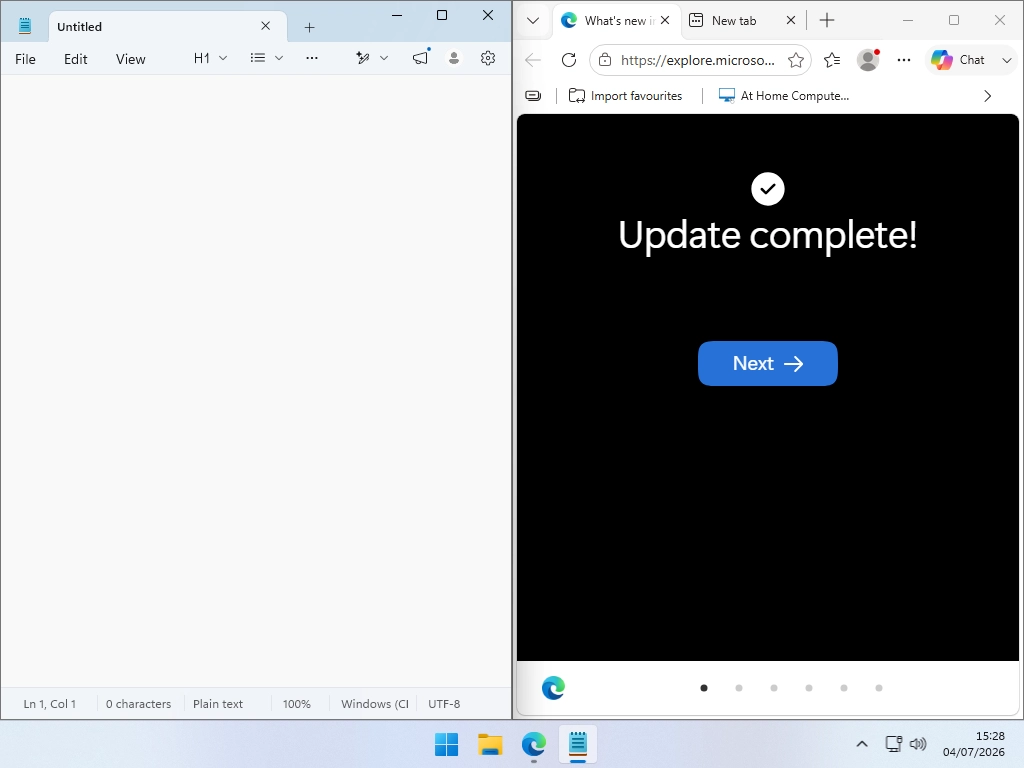 2 Program windows snapped side by side in Windows 11 2 Program windows snapped side by side in Windows 11