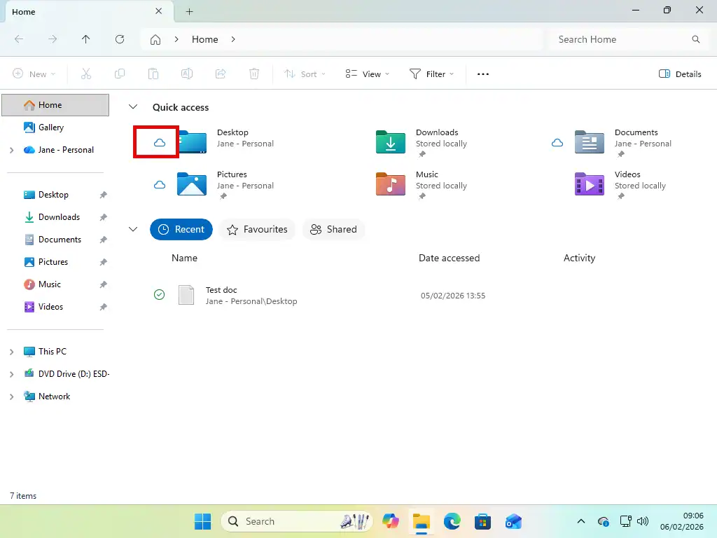 OneDrive folder status Blue cloud icon beside the Desktop folder.