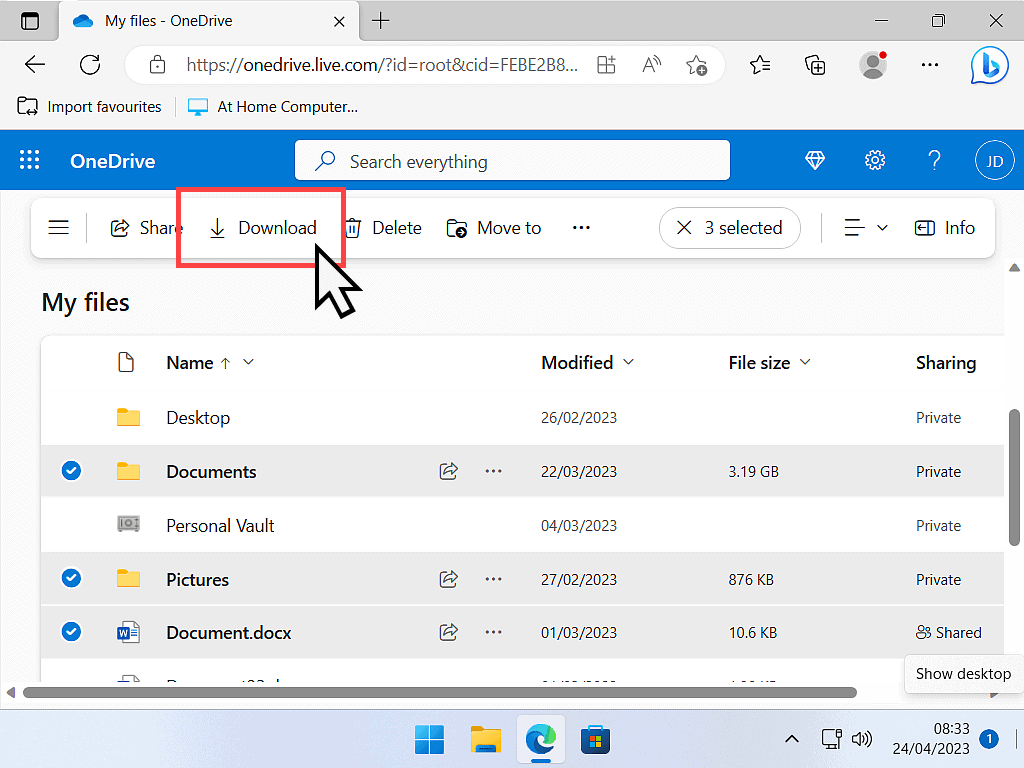 Files and folders selected and the Download button marked.
