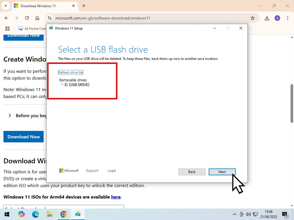 Selecting the Flash drive to use for Windows 11 media.