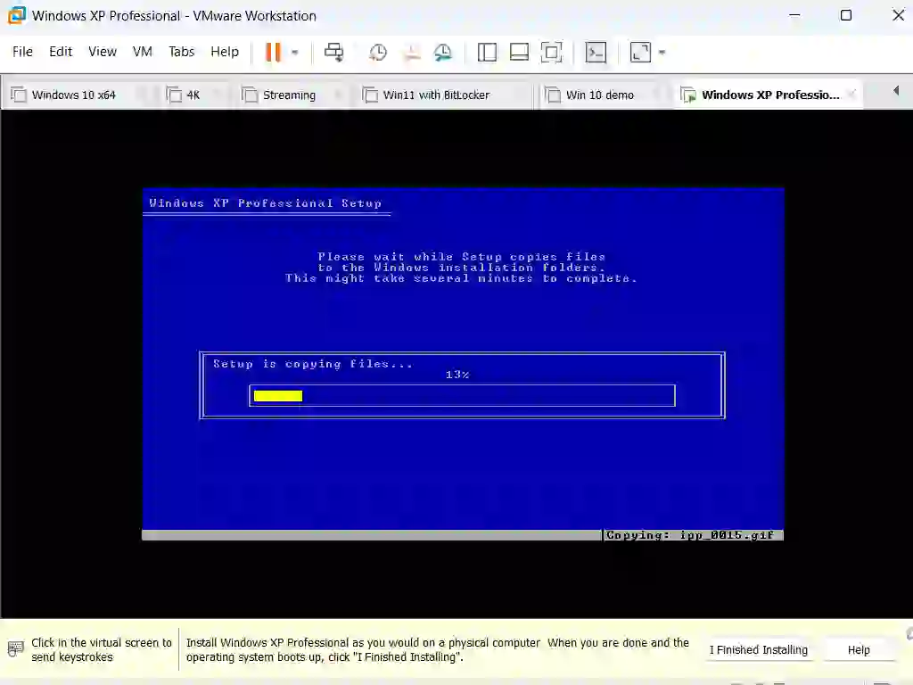 Setup is copying files Windows XP is copying setup files to the virtual machine in VMware Workstation Pro.